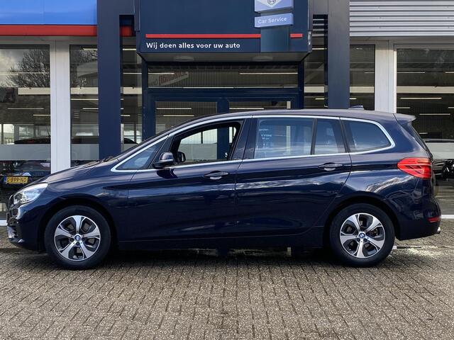 BMW 2-SERIE GRAN TOURER 218i Essential 7p. / NL-Auto / Automaat / 7-zitplaatsen! / Full-LED verlichting / Navigatie & Bluetooth / Parkeersensoren / 16 " lichtmetaal / Keyless-Go / Climate Control / ELK-pakket / ETC... /