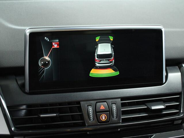 BMW 2-SERIE GRAN TOURER 218i Centennial High Executive NL AUTO | LEDER | PD VOOR ACHTER | STOELVERW | HEAD UP!