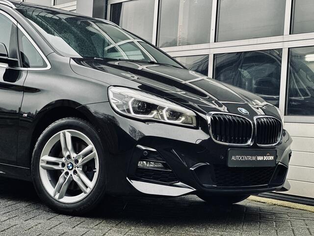 BMW 2-SERIE GRAN TOURER 218i | Automaat | 7 persoons | High Executive | Panodak | Leer | Stoelverwarming | Trekhaak |