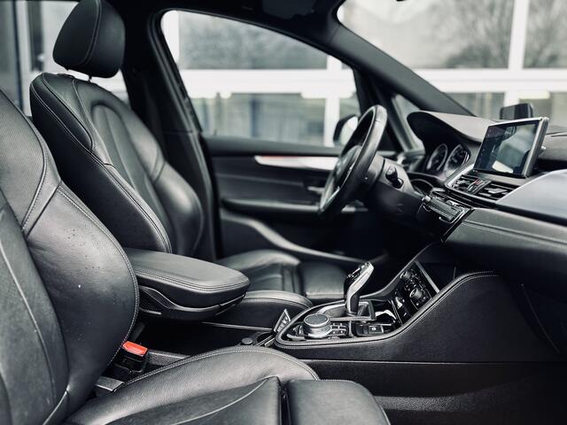 BMW 2-SERIE GRAN TOURER 218i | Automaat | 7 persoons | High Executive | Panodak | Leer | Stoelverwarming | Trekhaak |