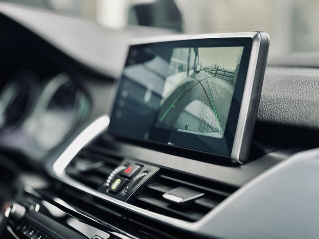 BMW 2-SERIE GRAN TOURER 218i | Automaat | 7 persoons | High Executive | Panodak | Leer | Stoelverwarming | Trekhaak |