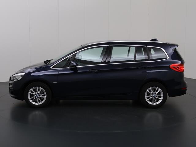 BMW 2-SERIE GRAN TOURER 218i 7p. Corporate Lease High Executive | Sportline | Sportstoelen | Groot Navigatie | Stoelverwarming | LED | HUD | Camera | Ele. kofferdeksel | Climate Control | Cruise Control | 7-Zitplaatsen |