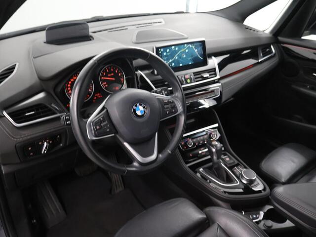 BMW 2-SERIE GRAN TOURER 218i 7p. Corporate Lease High Executive | Sportline | Sportstoelen | Groot Navigatie | Stoelverwarming | LED | HUD | Camera | Ele. kofferdeksel | Climate Control | Cruise Control | 7-Zitplaatsen |