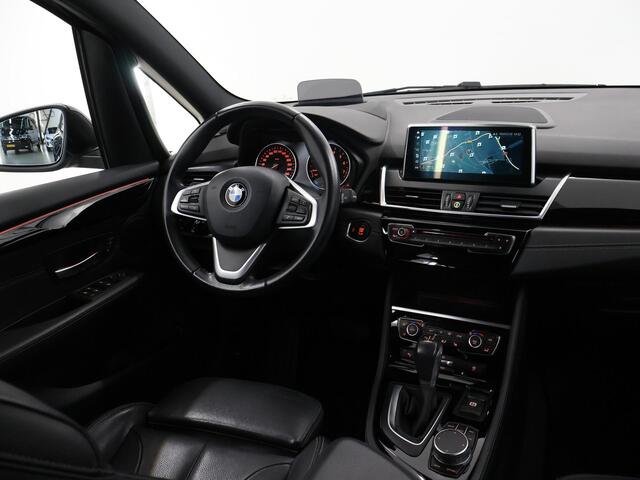 BMW 2-SERIE GRAN TOURER 218i 7p. Corporate Lease High Executive | Sportline | Sportstoelen | Groot Navigatie | Stoelverwarming | LED | HUD | Camera | Ele. kofferdeksel | Climate Control | Cruise Control | 7-Zitplaatsen |