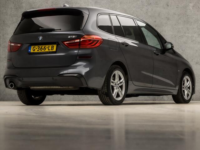BMW 2-SERIE GRAN TOURER 218i Executive M Sport Automaat (GROOT NAVI, M PAKKET, HEAD-UP DISPLAY, LEDER, SFEERVERLICHTING, GETINT GLAS, SPORTSTOELEN, DIGITAL COCKPIT, CRUISE, NIEUWE APK, NIEUWSTAAT)