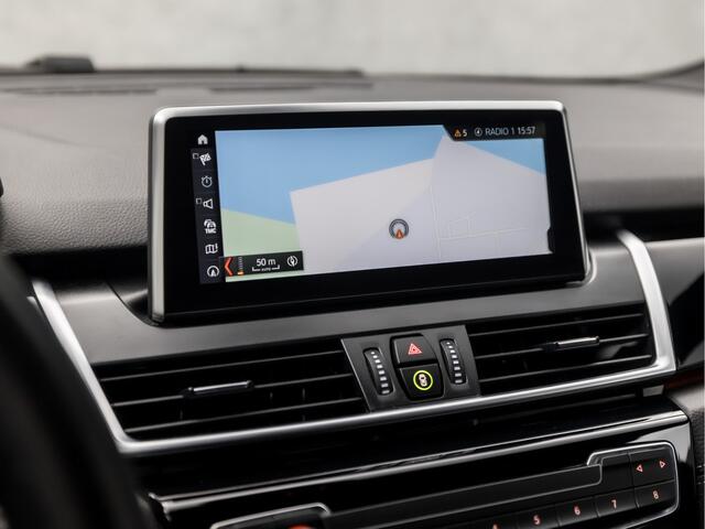 BMW 2-SERIE GRAN TOURER 218i Executive M Sport Automaat (GROOT NAVI, M PAKKET, HEAD-UP DISPLAY, LEDER, SFEERVERLICHTING, GETINT GLAS, SPORTSTOELEN, DIGITAL COCKPIT, CRUISE, NIEUWE APK, NIEUWSTAAT)