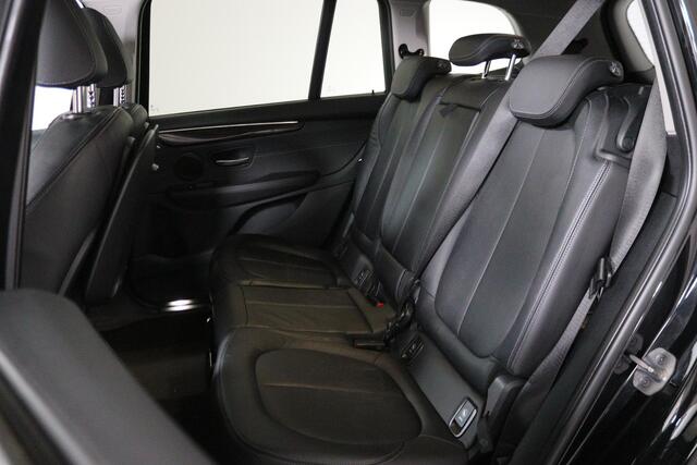 BMW 2-SERIE GRAN TOURER 218i High Executive Edition, 7-persoons, Automaat, LED, Volleder, Panoramadak, Trekhaak!