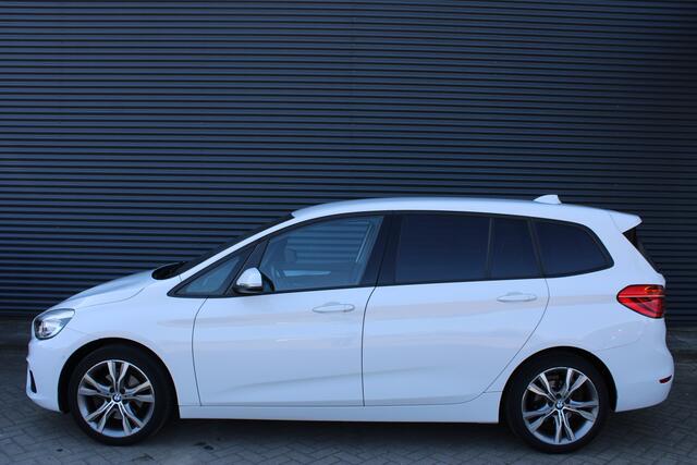 BMW 2-SERIE GRAN TOURER 218i High Executive Vol-Leder Navigatie Stoelverwarming Full-LED