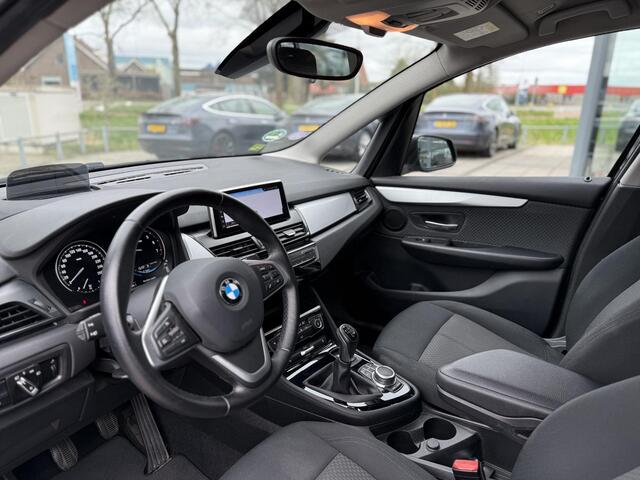 BMW 2-SERIE GRAN TOURER 216i Business Edition | Navigatie | HUD | PDC |