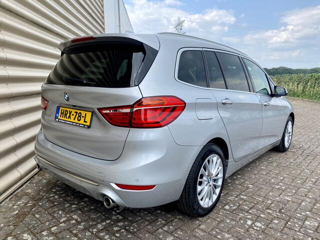 BMW 2-SERIE GRAN TOURER 220i High Executive 7 Pers [ panodak,leer, Apple carplay,lmv,pdc,hud ]