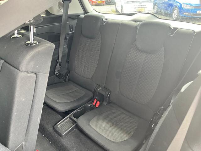 BMW 2-SERIE GRAN TOURER 218i Essential 7-Persoons,