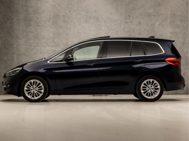 BMW 2-SERIE GRAN TOURER 220i Executive Sportline 192Pk Automaat (PANORAMADAK, GROOT NAVI, HEAD-UP DISPLAY, LEDEREN SPORTSTOELEN, GETINT GLAS, SFEERVERLICHTING, LED KOPLAMPEN, ELEK ACHTERKLEP, NIEUWSTAAT)