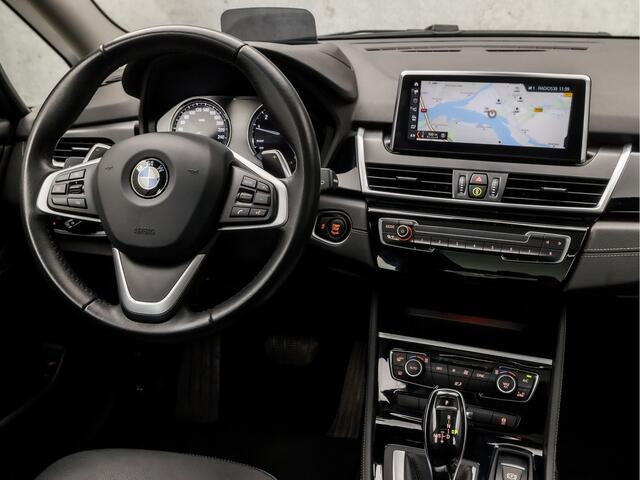 BMW 2-SERIE GRAN TOURER 220i Executive Sportline 192Pk Automaat (PANORAMADAK, GROOT NAVI, HEAD-UP DISPLAY, LEDEREN SPORTSTOELEN, GETINT GLAS, SFEERVERLICHTING, LED KOPLAMPEN, ELEK ACHTERKLEP, NIEUWSTAAT)