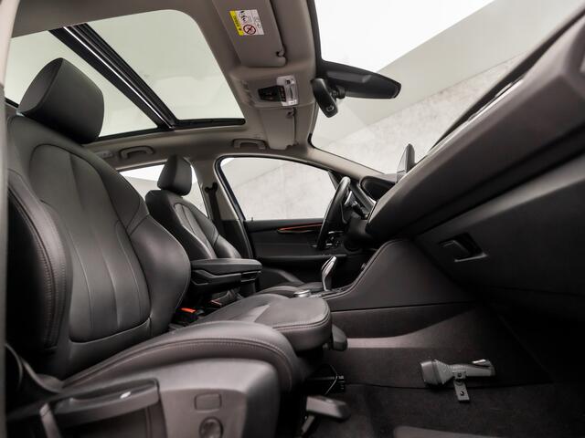 BMW 2-SERIE GRAN TOURER 220i Executive Sportline 192Pk Automaat (PANORAMADAK, GROOT NAVI, HEAD-UP DISPLAY, LEDEREN SPORTSTOELEN, GETINT GLAS, SFEERVERLICHTING, LED KOPLAMPEN, ELEK ACHTERKLEP, NIEUWSTAAT)