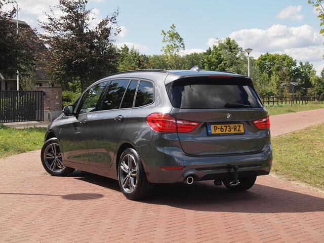 BMW 2-SERIE GRAN TOURER 216i 7p. High Executive | Head-up display | Trekhaak | Cruise Control | Parkeersensoren |