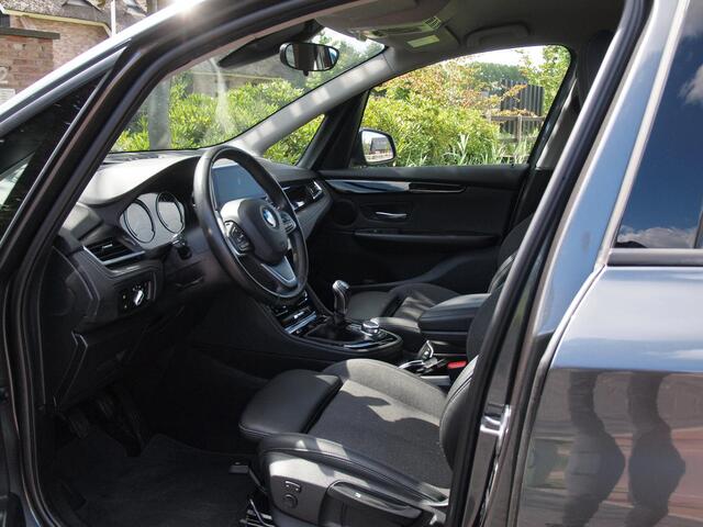 BMW 2-SERIE GRAN TOURER 216i 7p. High Executive | Head-up display | Trekhaak | Cruise Control | Parkeersensoren |