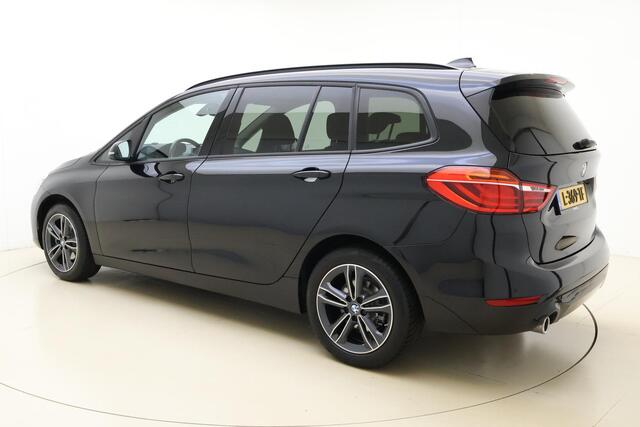 BMW 2-SERIE GRAN TOURER 216i 7p. High Executive | Elektrische Kofferklep | Head-Up Display | Navigatie | Climate Control | Cruise Control | Lichtmetalen velgen | Privacy Glass |