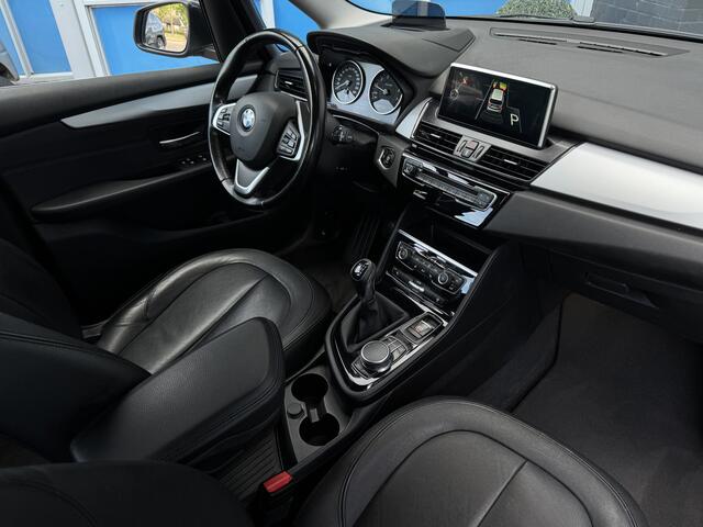 BMW 2-SERIE GRAN TOURER 218i Centennial High Executive | Trekhaak | HUD | Leder |