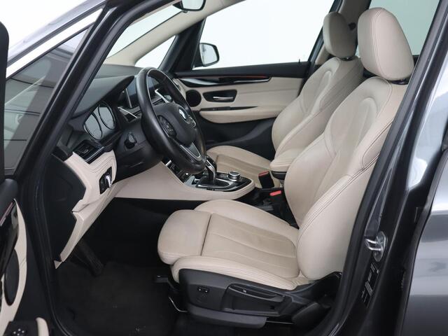 BMW 2-SERIE GRAN TOURER 218i High Executive Edition | 7-persoons | Automaat | Camera | Sfeerverlichting | Carplay | Cruise Control | Stoelverwarming | LED | Leder | Climate controle