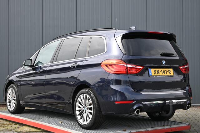 BMW 2-SERIE GRAN TOURER 220i High Executive trekhaak panoramadak leer