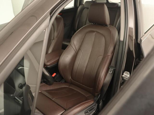 BMW 2-SERIE GRAN TOURER 218i High Executive | Leder | Head-Up | Trekhaak | Stoelverwarming | Navigatie | Full LED | Parkeerhulp | Climate control