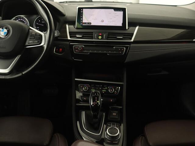 BMW 2-SERIE GRAN TOURER 218i High Executive | Leder | Head-Up | Trekhaak | Stoelverwarming | Navigatie | Full LED | Parkeerhulp | Climate control