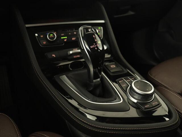 BMW 2-SERIE GRAN TOURER 218i High Executive | Leder | Head-Up | Trekhaak | Stoelverwarming | Navigatie | Full LED | Parkeerhulp | Climate control