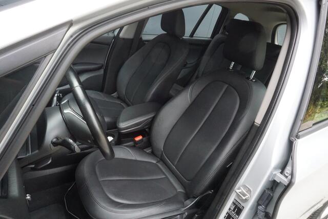 BMW 2-SERIE GRAN TOURER 216d Centennial High Executive | Leder | Cruise Control | Navigatie | PDC | Trekhaak |