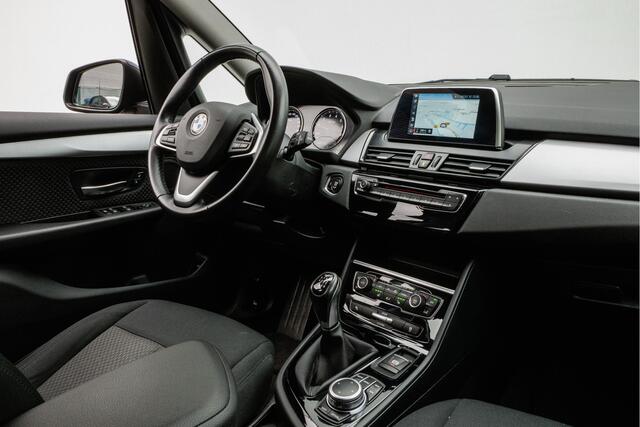 BMW 2-SERIE GRAN TOURER 216i Corporate Lease Executive Trekhaak/ Stoelverwarming/ Full map navigatie/ Climate control/ Pdc