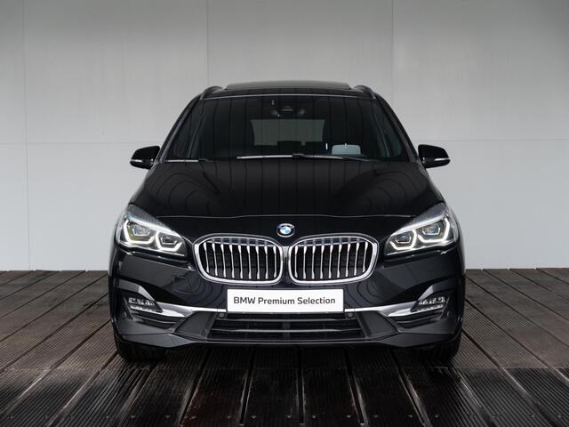 BMW 2-SERIE GRAN TOURER 218i | High Executive | Parking Pack | Panoramadak | Stoelverwarming | Head-Up Display | Laserlicht | 18''