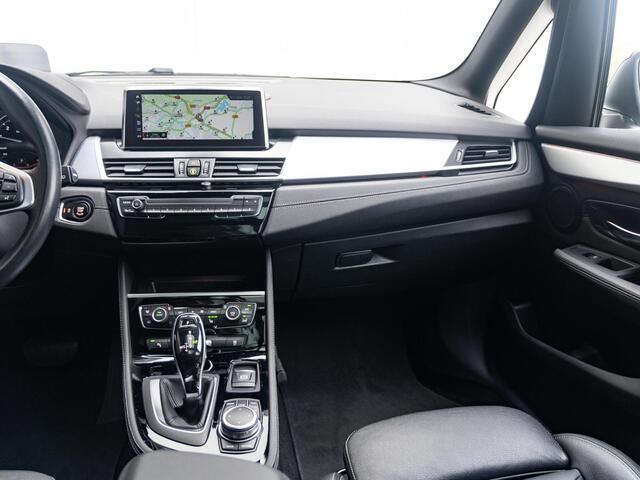 BMW 2-SERIE GRAN TOURER 218i | High Executive | Parking Pack | Panoramadak | Stoelverwarming | Head-Up Display | Laserlicht | 18''