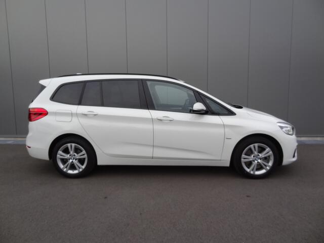 BMW 2-SERIE GRAN TOURER 220i 7p. | 192 PK | LEDER | HEAD UP | NL-AUTO | NAP !!