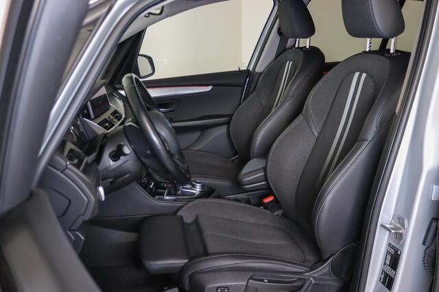 BMW 2-SERIE GRAN TOURER 218i Sportline 7-Persoons Trekhaak, Head Up, Navigatie,