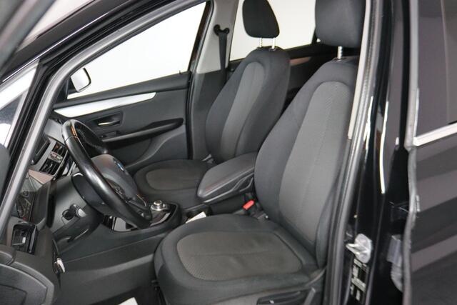 BMW 2-SERIE GRAN TOURER 218i Essential 7-Persoons, Cruise Control, Navigatie, Stoelverwarming