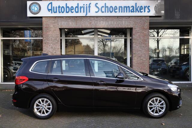BMW 2-SERIE GRAN TOURER 216i Centennial Executive 7p. DEALEROND. TREKHAAK NAVI CRUISE PDC CLIMA LMV NAP ELEK.ACHTERKLEP ENZ!