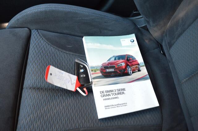 BMW 2-SERIE GRAN TOURER 218i Cent.Exec. 7p. M-Uitvoering, Trekhaak, Schuif-kanteldak