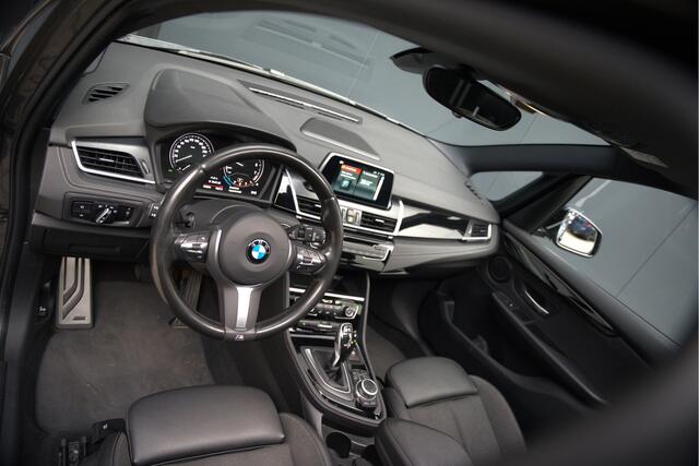 BMW 2-SERIE GRAN TOURER 218i 7p. High Executive M Sport | Panoramadak | Stoelverwarming | Trekhaak | Adaptive LED | HIFI | Apple Carplay | Cruise Control | Climate Control | Keyless |