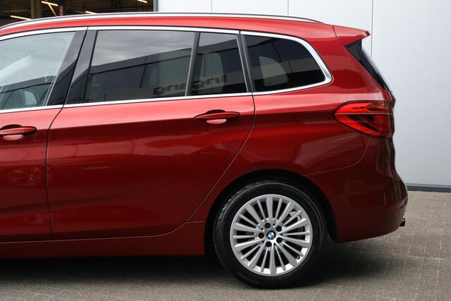 BMW 2-SERIE GRAN TOURER 218i High Executive / Camera / PDC / Stoelverwarming