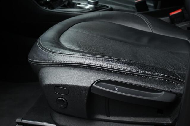 BMW 2-SERIE GRAN TOURER 218i High Executive / Camera / PDC / Stoelverwarming