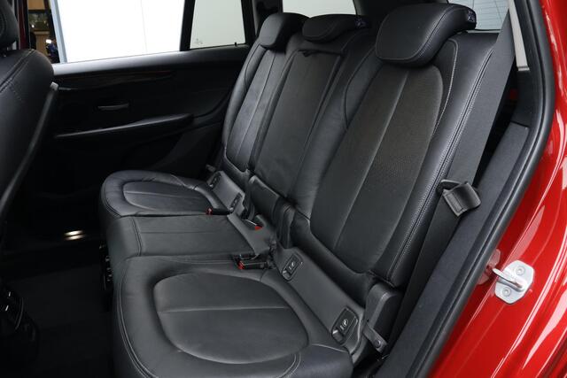 BMW 2-SERIE GRAN TOURER 218i High Executive / Camera / PDC / Stoelverwarming