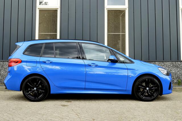 BMW 2-SERIE GRAN TOURER 220i 7p. M-Sport Rijklaarprijs-Garantie Panorama dak leder sport interieur Airco Head-up Apple carplay