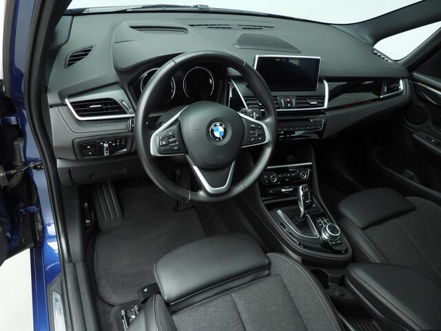 BMW 2-SERIE GRAN TOURER 218i Automaat / Sportline / Panoramadak / Trekhaak / HIFI / Head-up / LED / Park assist / Alu wielen 17 inch