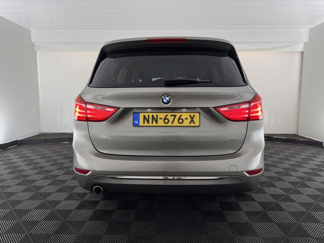 BMW 2-SERIE GRAN TOURER 216d [7-Pers.] High Executive (INCL.BTW) Aut. *HEAD-UP | ADAPTIVE-CRUISE | LEATHER | FULL-LED | HIFI-SOUND | KEYLESS | NAVI-FULLMAP | HEATED-SPORTSEATS | PRIVACY-GLASS | ECC | PDC | 17''ALU | TOWBAR*