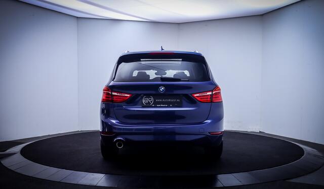 BMW 2-SERIE GRAN TOURER 218iA 7p LUXURY Shadow Line PANO | HEAD UP | LEDER | CAMERA | STOELVERW | FULL LED | AFN TREKHAAK | DAB | PDC V+A | LMV
