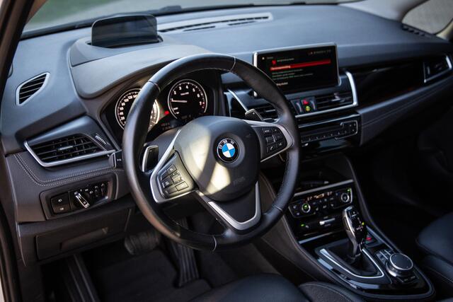 BMW 2-SERIE GRAN TOURER 220i 7p. High Executive , Pano, Head-up Display, Sportstoelen, Trekhaak