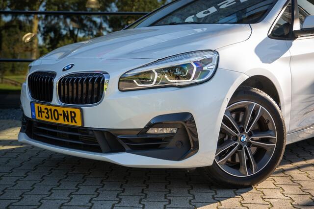 BMW 2-SERIE GRAN TOURER 220i 7p. High Executive , Pano, Head-up Display, Sportstoelen, Trekhaak