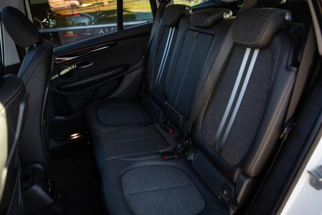 BMW 2-SERIE GRAN TOURER 220i 7p. High Executive , Pano, Head-up Display, Sportstoelen, Trekhaak
