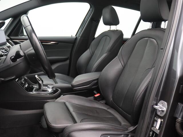 BMW 2-SERIE GRAN TOURER 218i 7p. High Executive Edition 136PK Aut. Panoramadak, Trekhaak, Keyless, Achteruitrijcamera, Head-Up Display, 17" LM Velgen, Leder