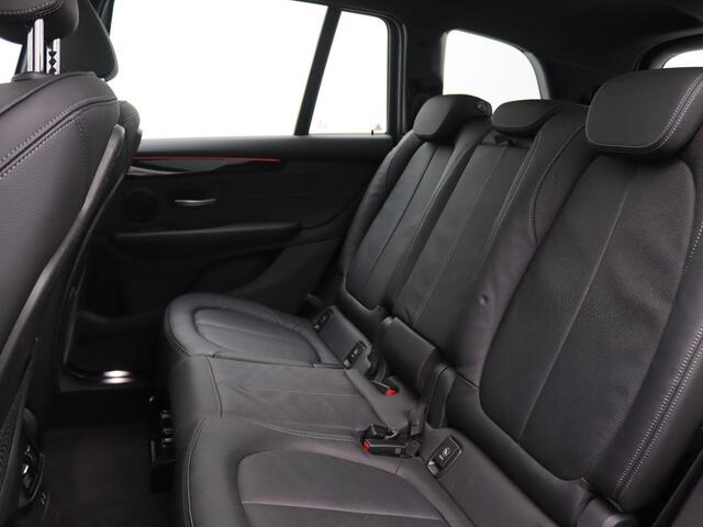 BMW 2-SERIE GRAN TOURER 218i 7p. High Executive Edition 136PK Aut. Panoramadak, Trekhaak, Keyless, Achteruitrijcamera, Head-Up Display, 17" LM Velgen, Leder