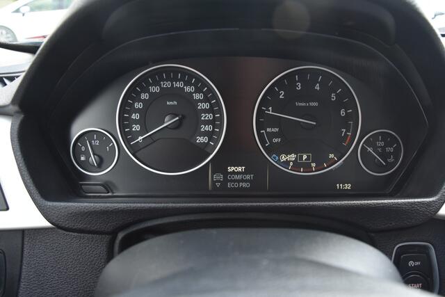 BMW 3-SERIE 318i Centennial Executive Automaat. ORG NL. Complete uitvoering!!